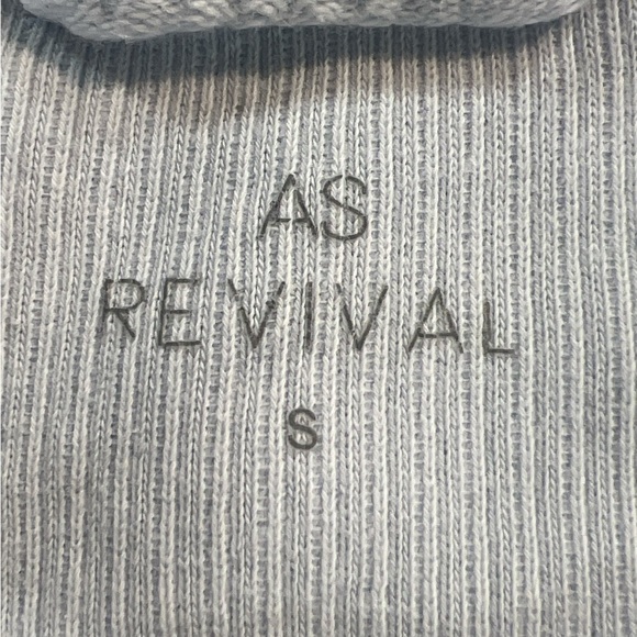 Cozy light blue cropped sweatshirt - Picture 3 of 6